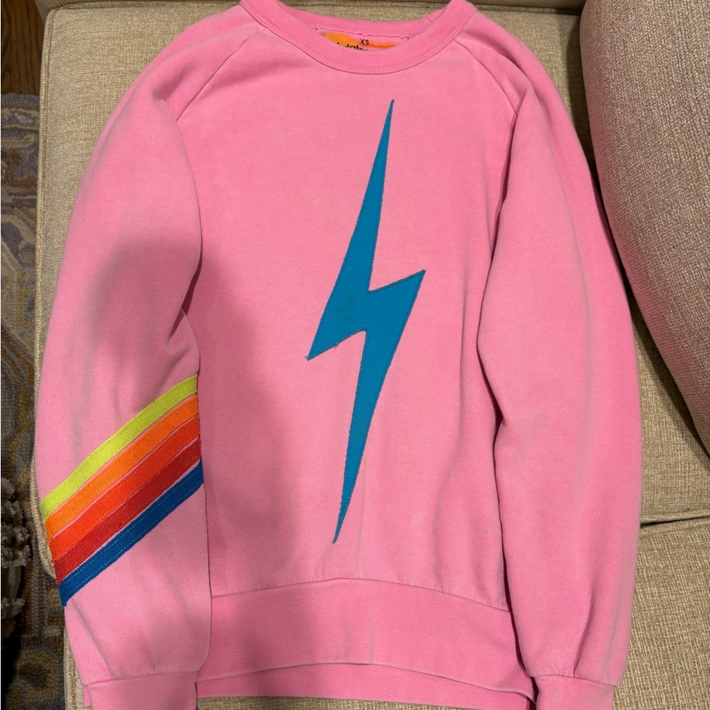 Women’s Aviator nation crew neck
Barley worn
Very comfy!!
